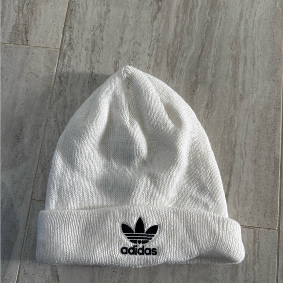 Adidas Classic White Knit Beanie - Picture 1 of 2